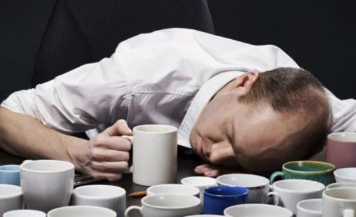Что помогает от сна кроме кофе. Употребление кофеина на ночь — влияние его на организм